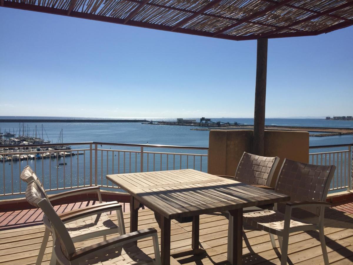 Marina Breeze Apartment