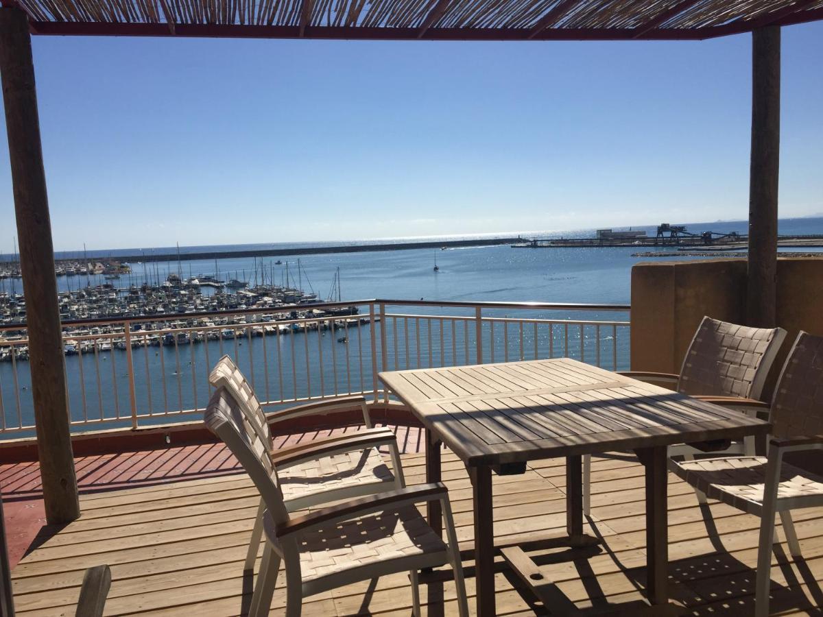 Marina Breeze Apartment
